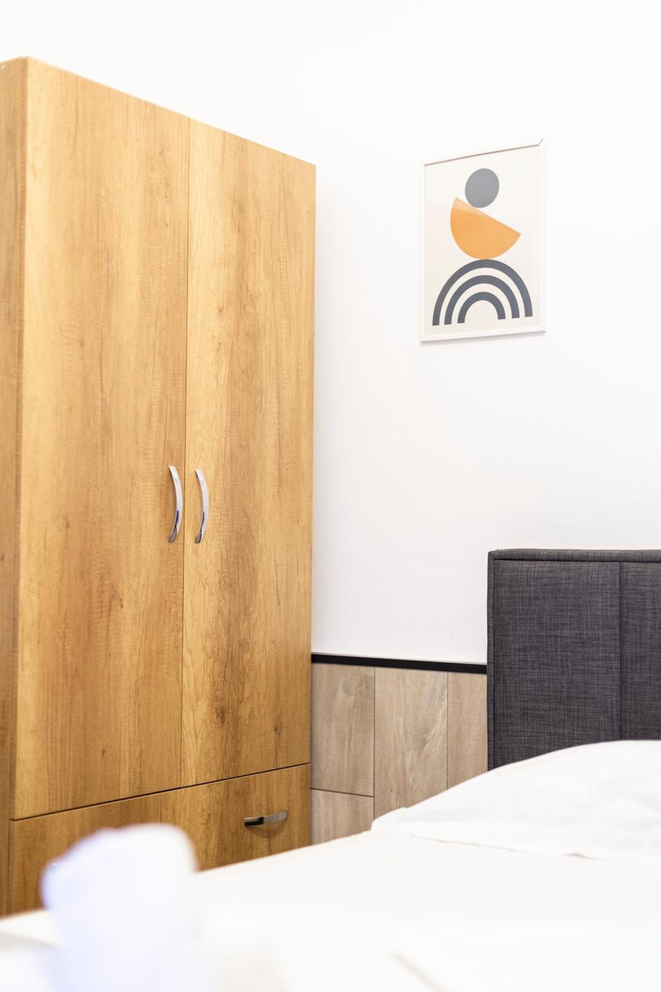 Tiny Cute Near The Center - 5 Min Walk Apartment Tirana