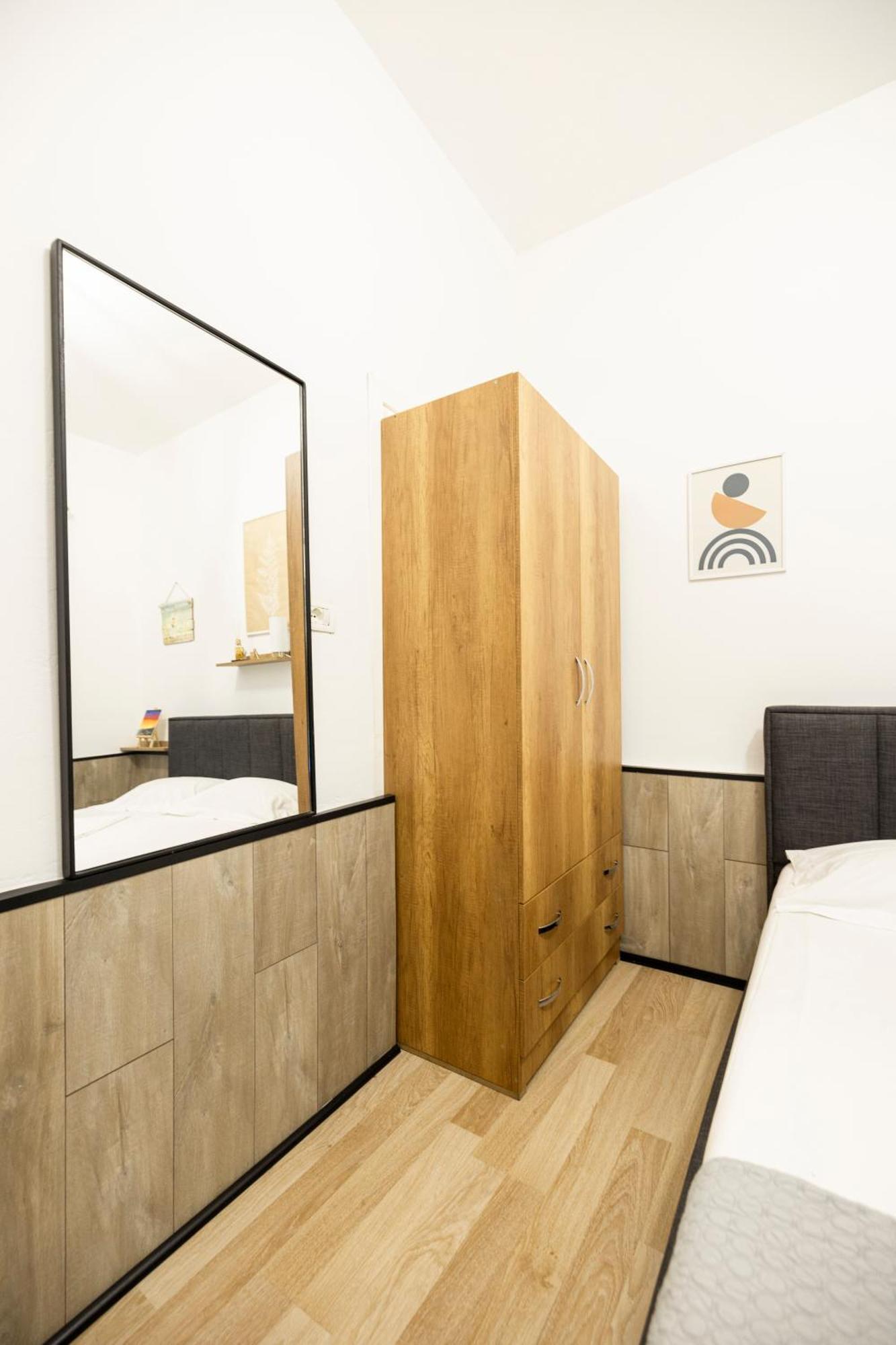 Tiny Cute Near The Center - 5 Min Walk Apartment Tirana