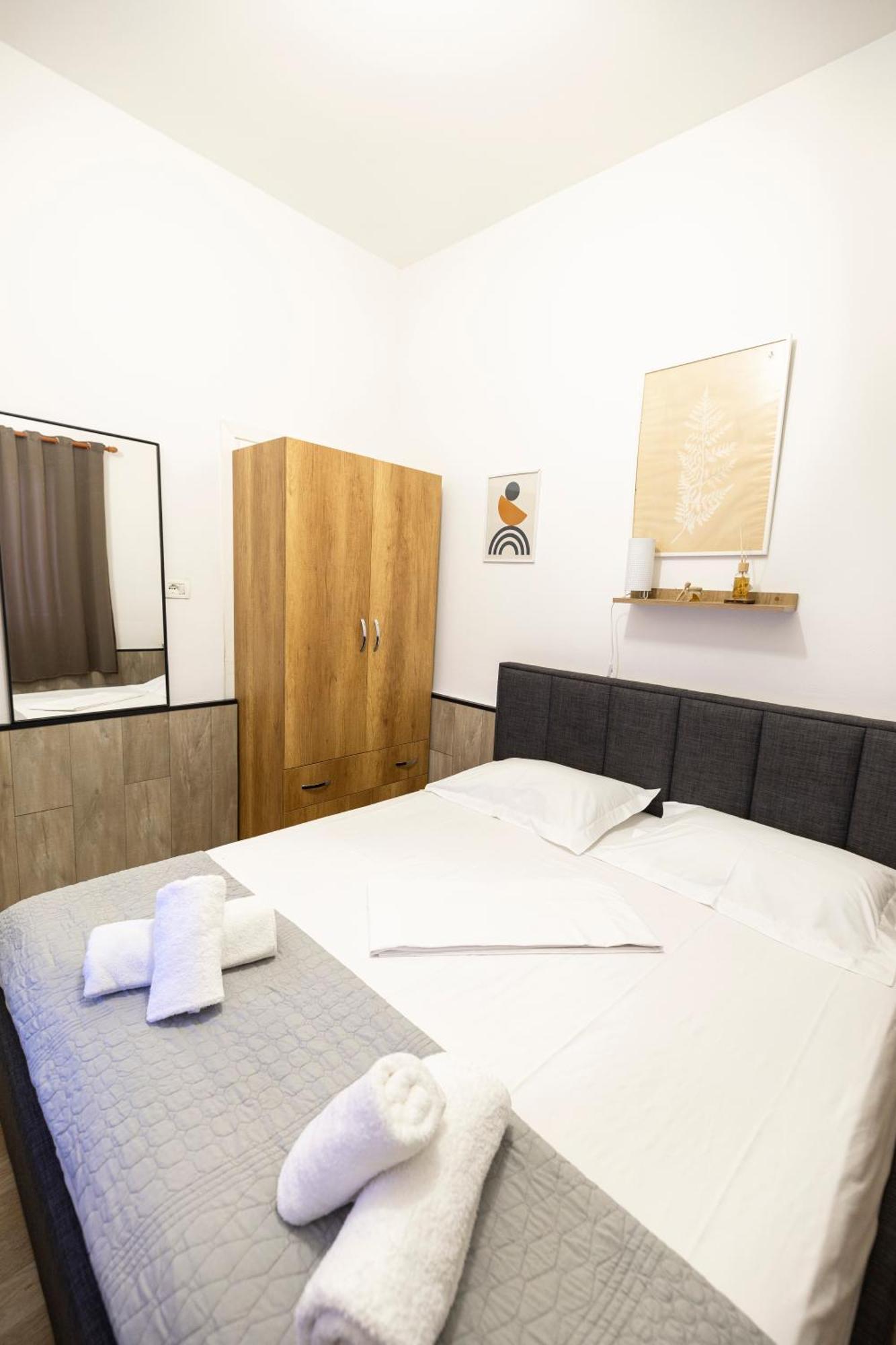 Tiny Cute Near The Center - 5 Min Walk Apartment *
