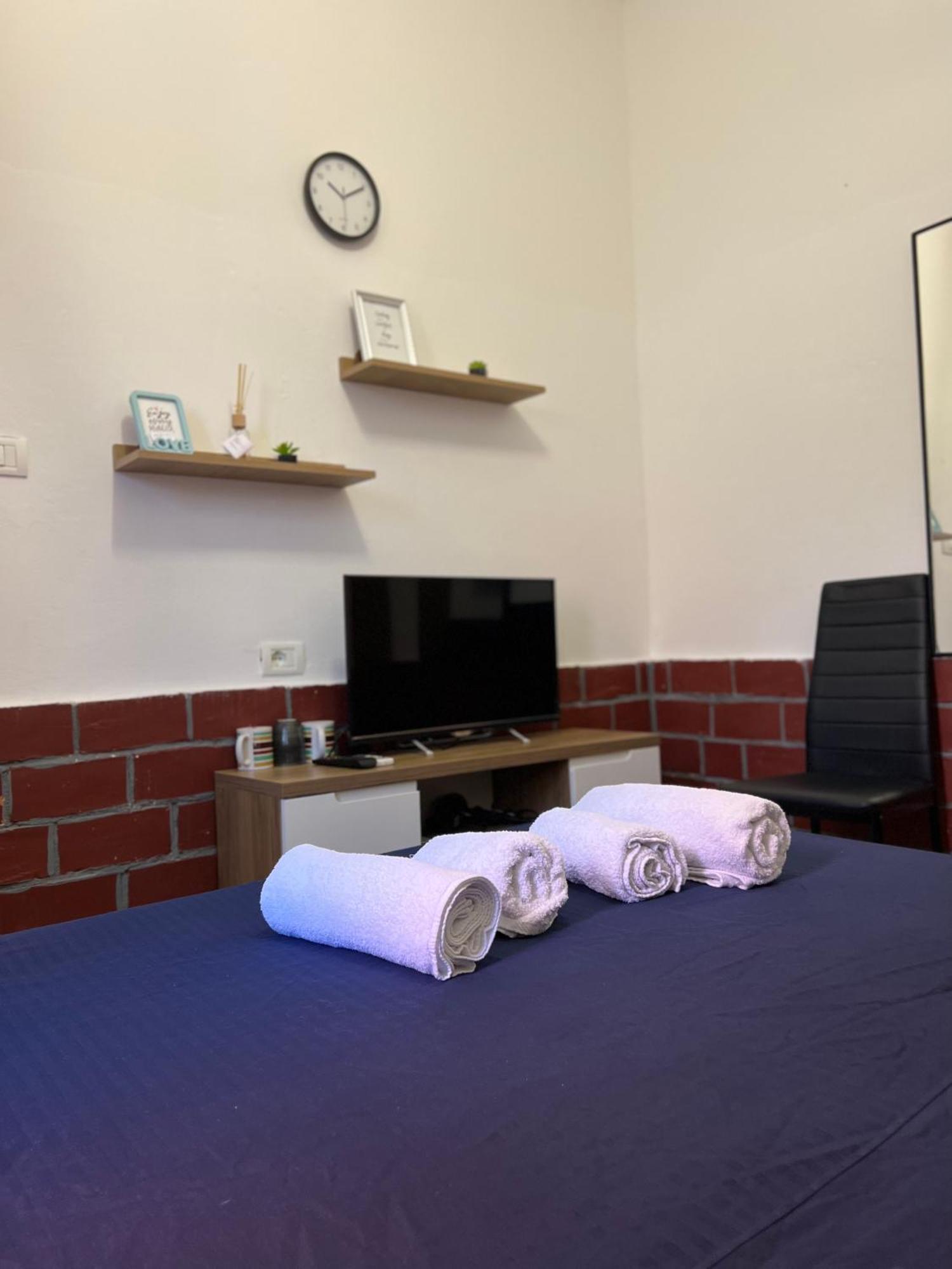 Tiny Cute Near The Center - 5 Min Walk Apartment *