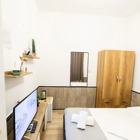 Tiny Cute Studio Near The City Center - 5 Min Walk Tirana Exterior photo