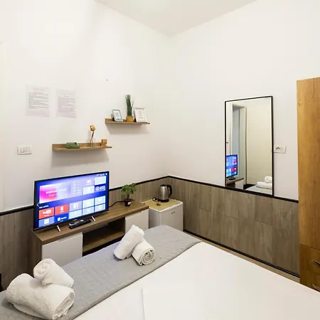 Tiny Cute Studio Near The City Center - 5 Min Walk Tirana Exterior photo